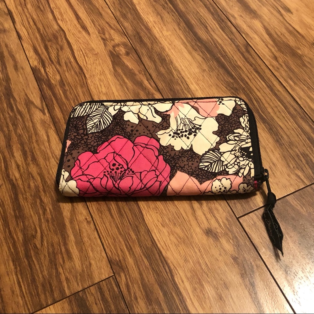 Vera Bradley Zipper Wallet Wristlet - Picture 1 of 8
